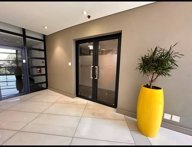 248M² OFFICE TO LET IN PARKTOWN